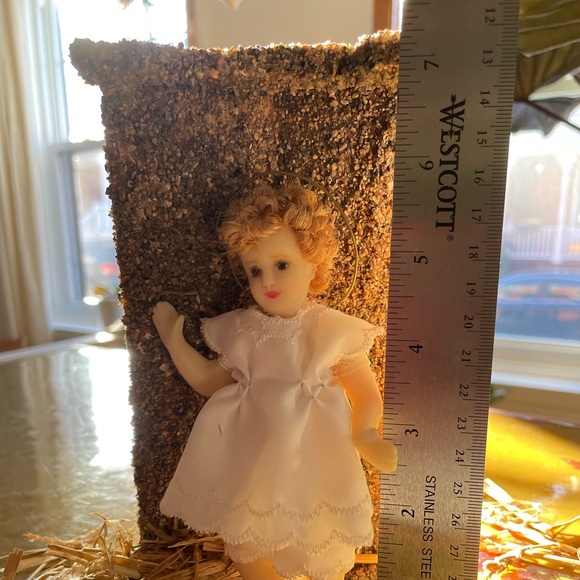 Nativity:wax baby Jesus (classic santon style) in his cradle.Handmade.Impeccable - Picture 6 of 12